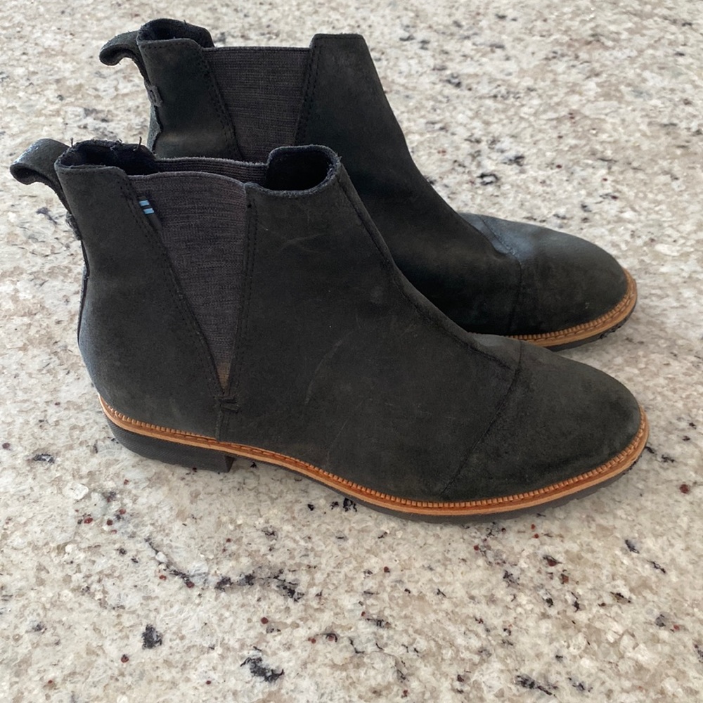 Tom’s Dakota Booties Size 7 Charcoal Gray